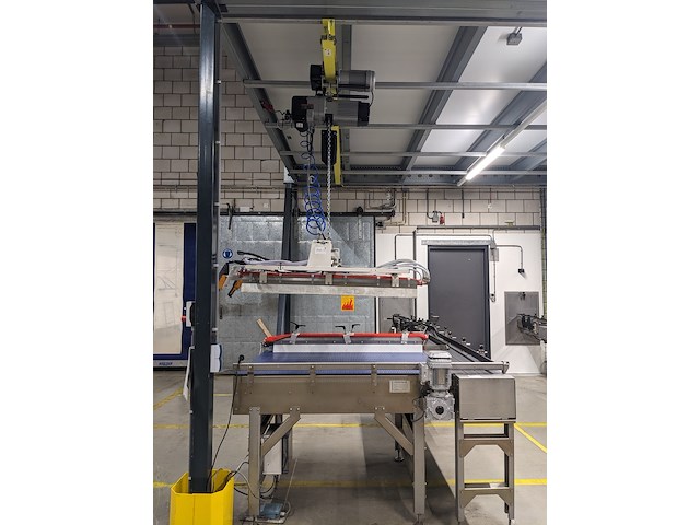 Opzet tafel met transportbaan, polyketting, gb m01-05, blauw, 2022 - afbeelding 8 van  14