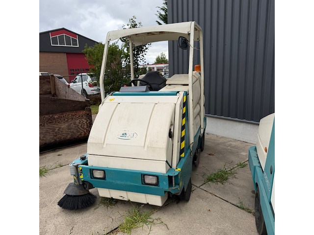 Opzit schrob- veegmachine, tennant, 8300, wit/groen - afbeelding 1 van  9