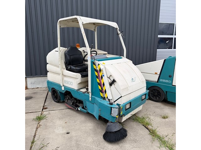 Opzit schrob- veegmachine, tennant, 8300, wit/groen - afbeelding 2 van  9