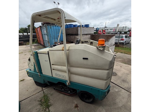 Opzit schrob- veegmachine, tennant, 8300, wit/groen - afbeelding 5 van  9