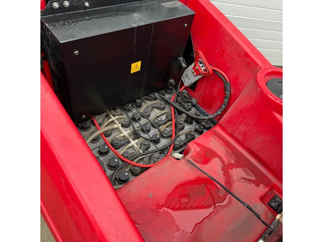 Opzit schrob- zuigmachine, rcm, metro 1102 n, rood/zwart - afbeelding 6 van  9