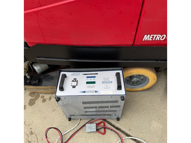 Opzit schrob- zuigmachine, rcm, metro 1102 n, rood/zwart - afbeelding 8 van  9