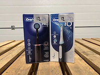 Oral-b - braun - tandenborstel - mondverzorging (2x) - afbeelding 1 van  1