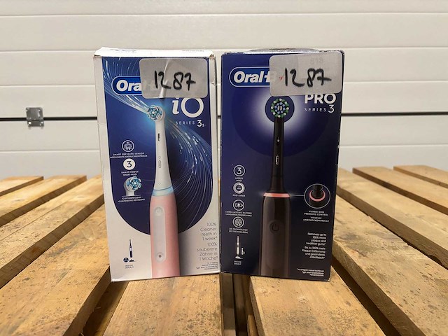 Oral-b - braun - tandenborstel - mondverzorging (2x) - afbeelding 1 van  1