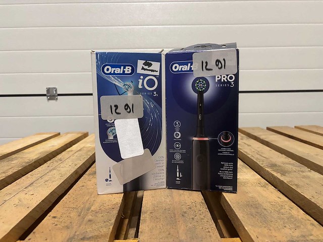 Oral-b - braun - tandenborstel - mondverzorging (2x) - afbeelding 1 van  1