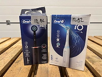 Oral-b - braun - tandenborstel - mondverzorging (2x) - afbeelding 1 van  1