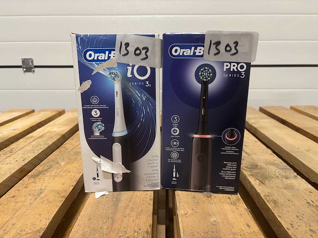 Oral-b - braun - tandenborstel - mondverzorging (2x) - afbeelding 1 van  1