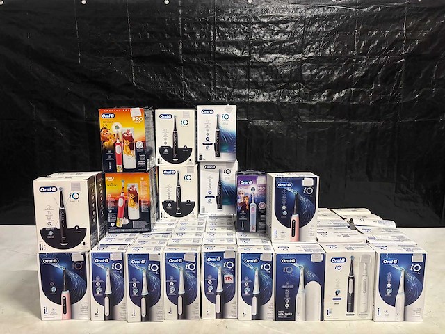 Oral b - elektrische tandenborstel - retourgoederen (150x) - afbeelding 1 van  5