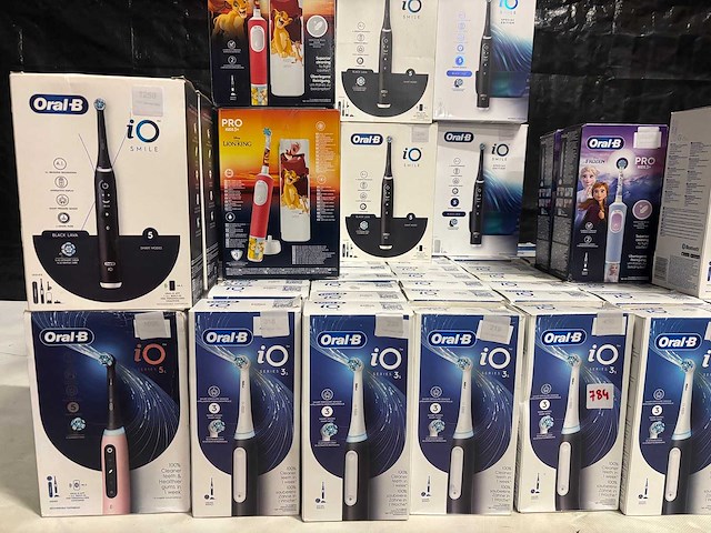 Oral b - elektrische tandenborstel - retourgoederen (150x) - afbeelding 2 van  5