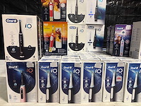 Oral b - elektrische tandenborstel - retourgoederen (150x) - afbeelding 2 van  5