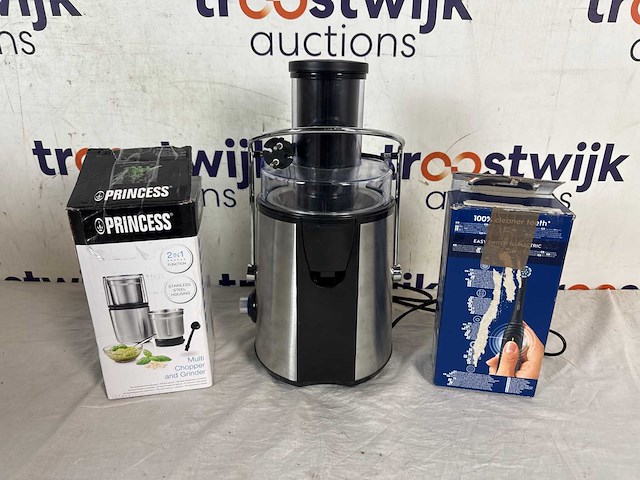 Oral-b io2 elektrische tandenborstel - night black | princess 221040 multi hakmolen |princess sapcentrifuge – sapcentrifuge - afbeelding 1 van  2