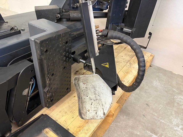 Orange equipment - 2023 - q350 - banden de- en montage apparaat middenopspanning - afbeelding 3 van  16