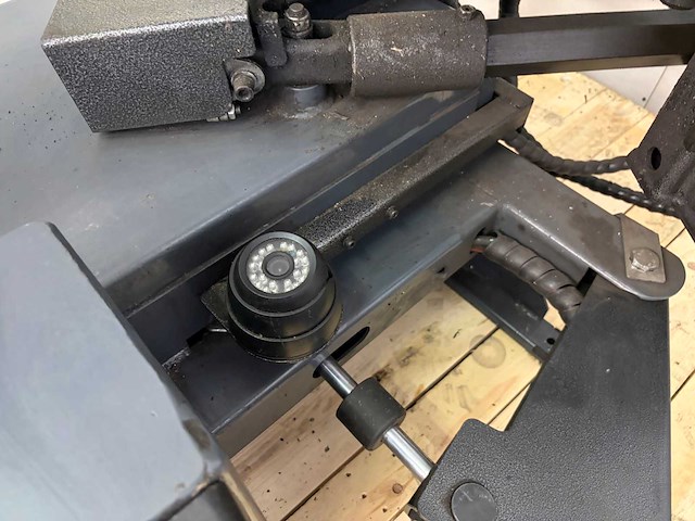 Orange equipment - 2023 - q350 - banden de- en montage apparaat middenopspanning - afbeelding 5 van  16