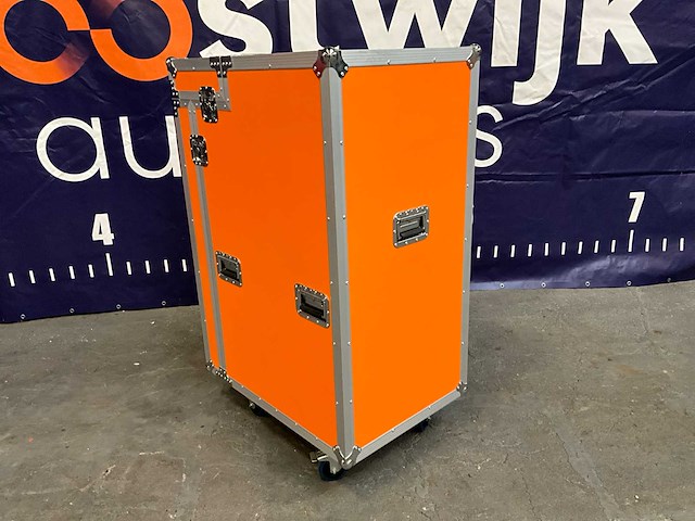 Orange flightcase - afbeelding 13 van  14