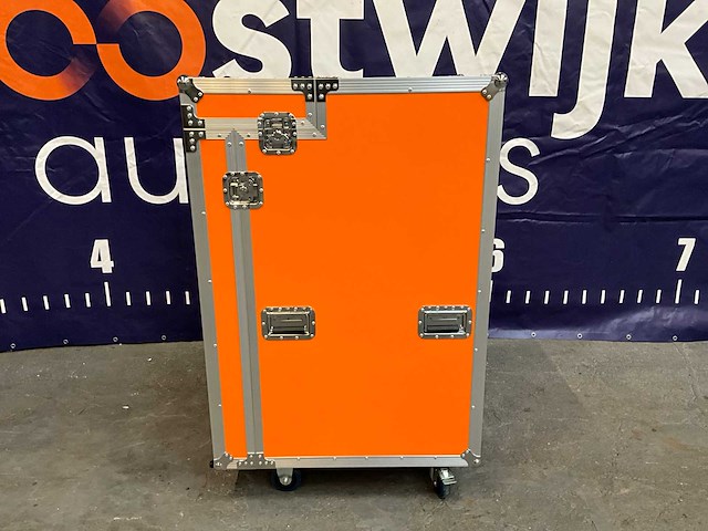 Orange flightcase - afbeelding 11 van  11