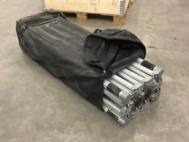 Orange outdoor 3x6m tentframe - afbeelding 1 van  1