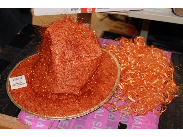 Oranje hoed met pruik - afbeelding 1 van  3