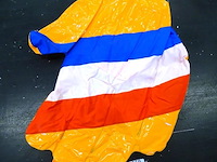 Oranje opblaas hand - afbeelding 1 van  3