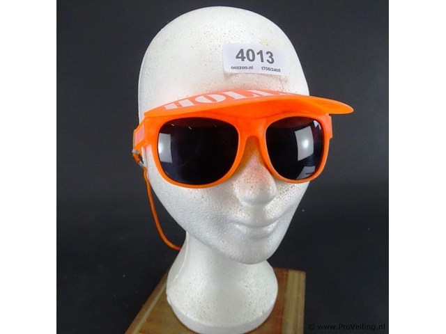 Oranje zonnebril met klep - afbeelding 1 van  3
