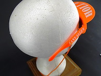 Oranje zonnebril met klep - afbeelding 3 van  3