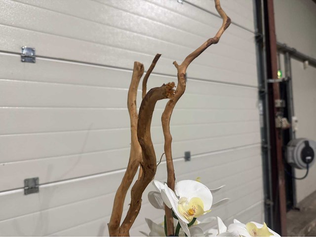 Orchideeën kunstboom met pot - afbeelding 2 van  12