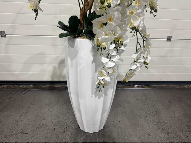 Orchideeën kunstboom met pot - afbeelding 8 van  12