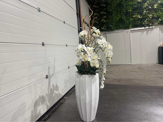 Orchideeën kunstboom met pot - afbeelding 9 van  12