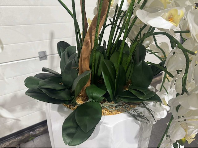 Orchideeën kunstboom met pot - afbeelding 11 van  12