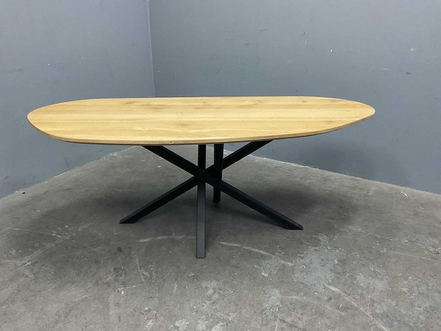 Organisch ovaal eiken eetkamertafel 200 cm met onderstel spider - afbeelding 1 van  4