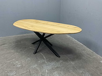 Organisch ovaal eiken eetkamertafel 200 cm met onderstel spider - afbeelding 3 van  4