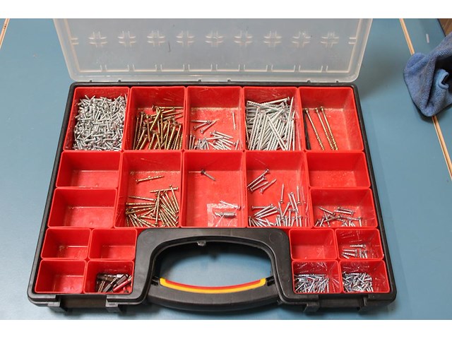 Organiser met schroeven in diverse maten en uitvoeringen. - afbeelding 3 van  3