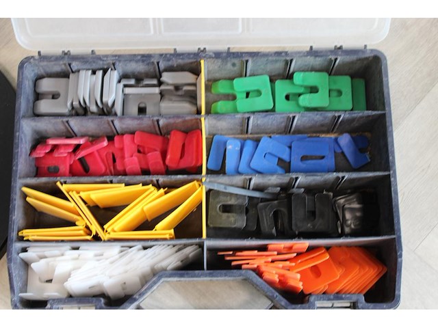 Organizer gevuld met vulplaatjes in diverse diktes. - afbeelding 3 van  3