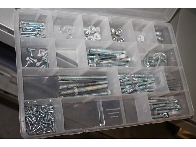 Organizer met 4 laden gevuld met diverse bevestigingsmaterialen. - afbeelding 4 van  4
