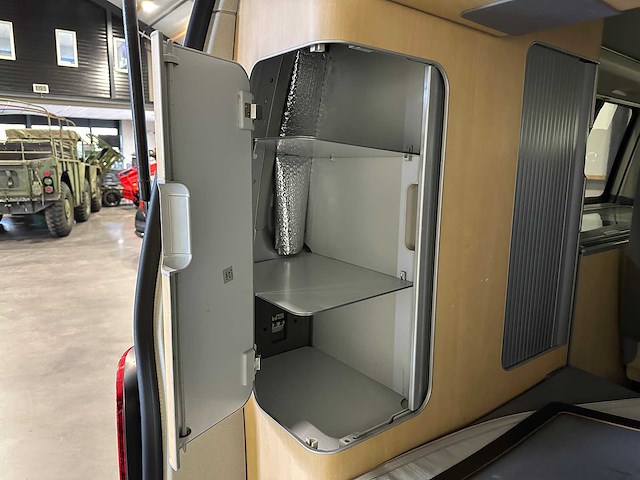 Orginele volkswagen transporter california 2.5 tdi camper 56-pg-fl - afbeelding 13 van  27