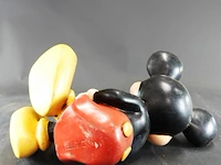 Origineel disney mickey mouse-kantenhocker (zittend beeldje voor de rand van een kast of plank) van kunsthars (polyresin) uit de jaren 70 of 80, met de hand beschilderd - afbeelding 5 van  6