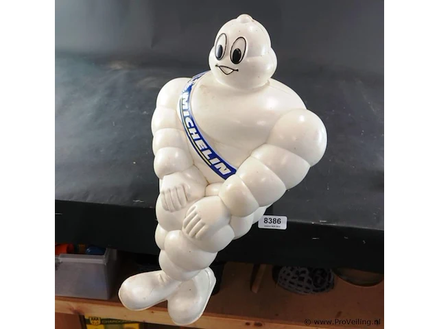 Origineel michelin bibendum-reclamefiguur. kunststof - afbeelding 2 van  5