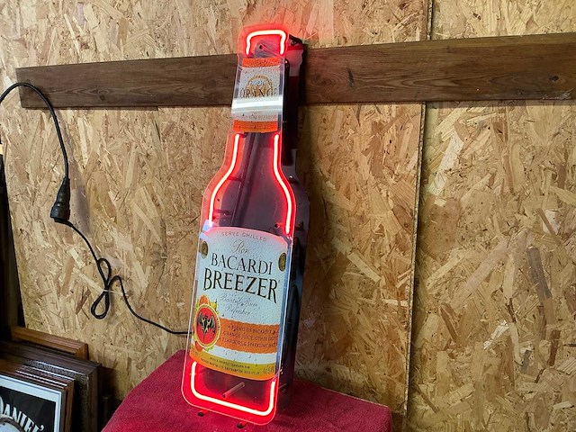 Originele bacardi neon lichtreclame groot - afbeelding 1 van  4