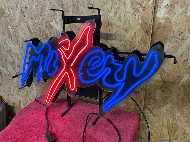 Originele mixery neon lichtreclame - afbeelding 1 van  4