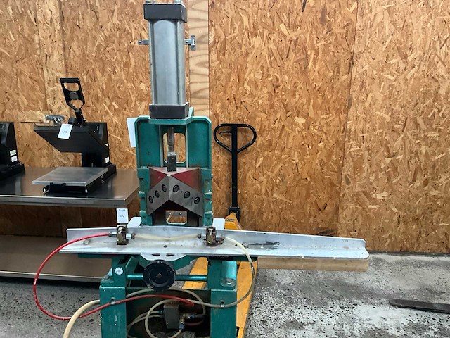 Orteguil or-c-100 pneumatische uithoekpers - afbeelding 4 van  8