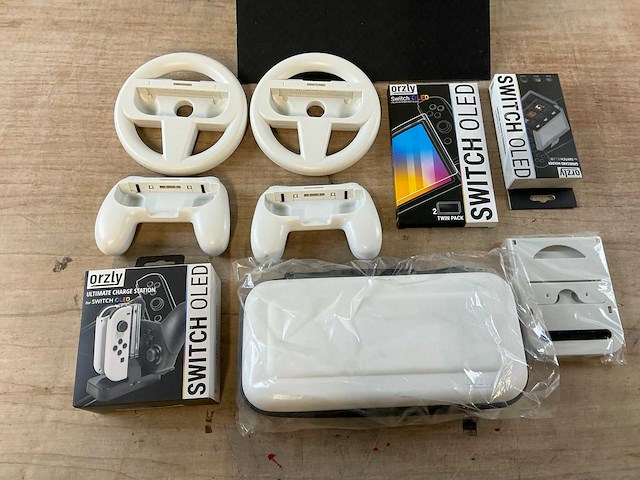 Orzly for switch oled ultimate geek pack - afbeelding 3 van  6