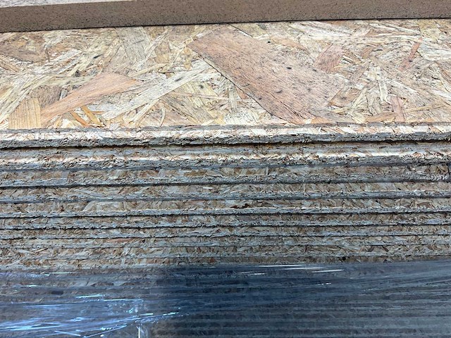 Osb plaat met mes -en groef 205x67,5x1,2 cm (76x) - afbeelding 2 van  2