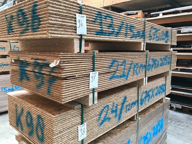 Osb platen 12mm 675x2050mm (21x) - afbeelding 1 van  4