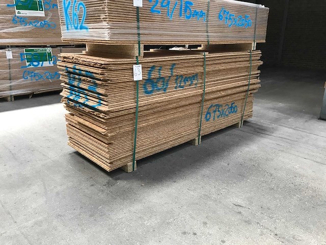 Osb platen 12mm 675x2050mm (66x) - afbeelding 1 van  4