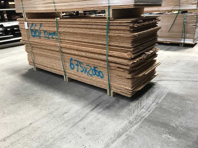 Osb platen 12mm 675x2050mm (66x) - afbeelding 2 van  2