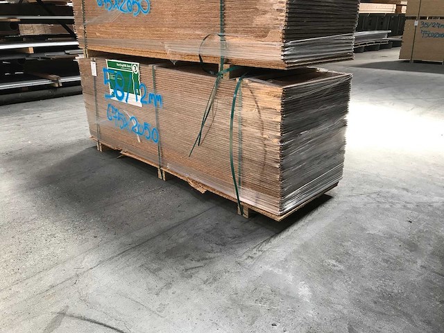 Osb platen 12mm 675x2050mm - afbeelding 3 van  3