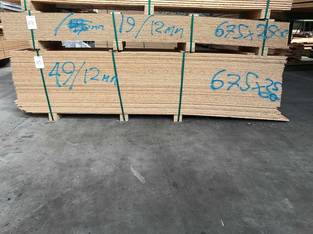 Osb platen 12mm 675x2500mm (49x) - afbeelding 2 van  3