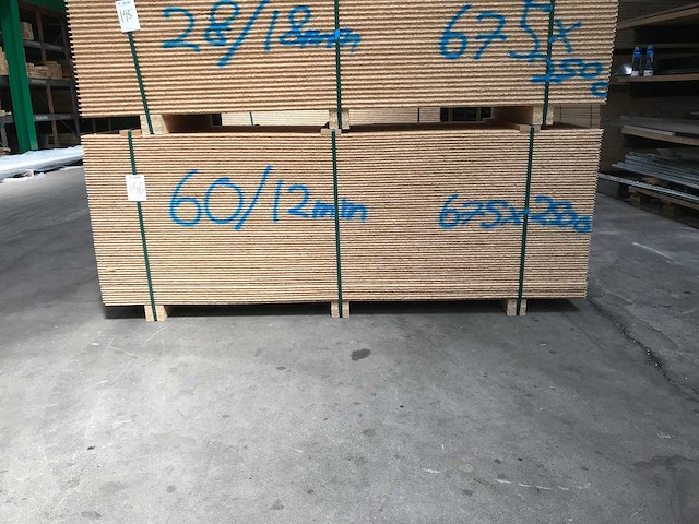 Osb platen 12mm 675x2500mm (60x) - afbeelding 2 van  3