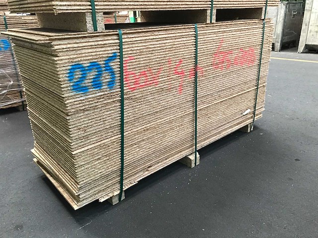 Osb platen 14mm 675x2050mm (60x) - afbeelding 1 van  3