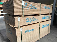 Osb platen 15mm 1250x2500mm (21x) - afbeelding 1 van  4