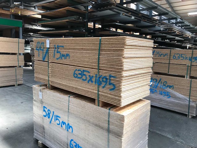 Osb platen 15mm 635x1690mm (44x) - afbeelding 3 van  4
